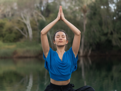 Can a 5-minute palm reflex routine reduce hot-flush intensity during perimenopause?